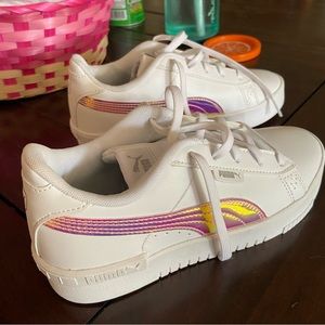 NWOT - Puma Holographic size 3 girls sneakers